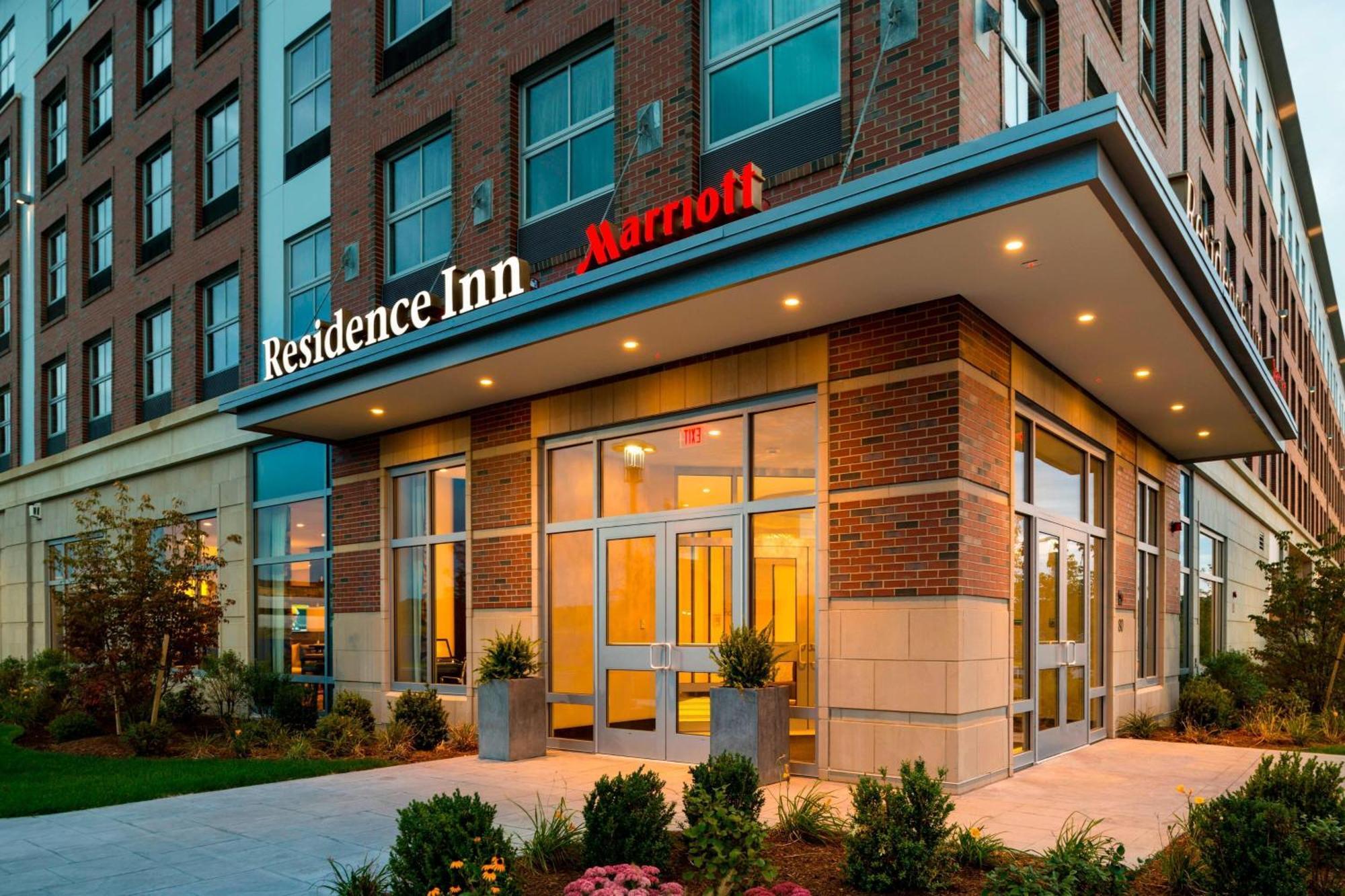 Residence Inn By Marriott Boston Нийдъм Екстериор снимка