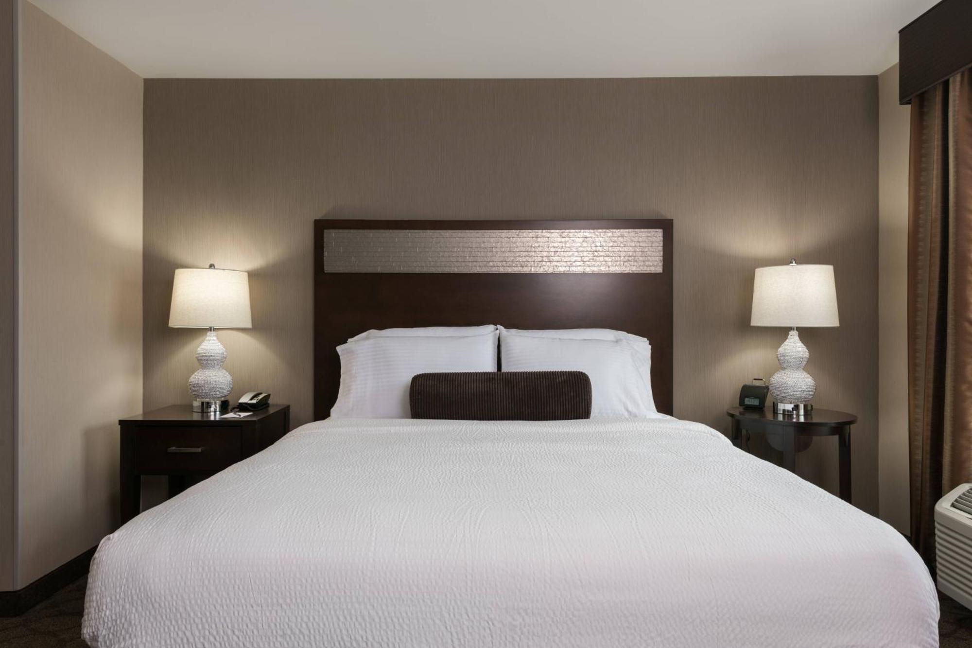 Residence Inn By Marriott Boston Нийдъм Екстериор снимка