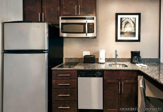 Residence Inn By Marriott Boston Нийдъм Екстериор снимка